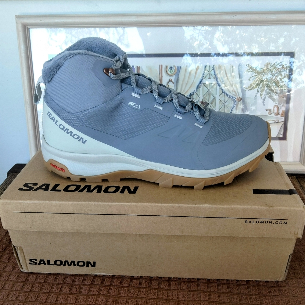 NWB Women's Salomon "OutSnap CS" Light Blue Waterproof Weather Boots. Size 9.